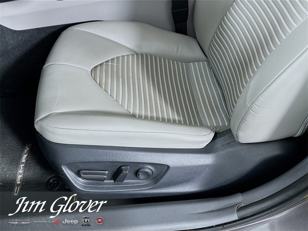 2024 Toyota Camry Hybrid SE