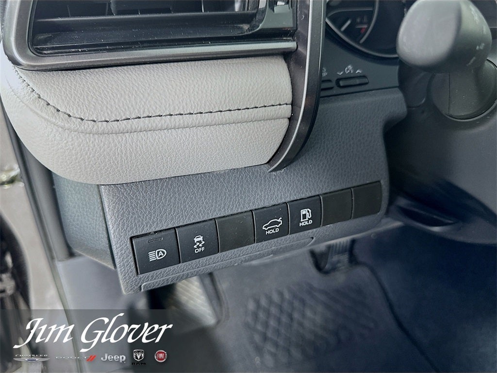 2024 Toyota Camry Hybrid SE