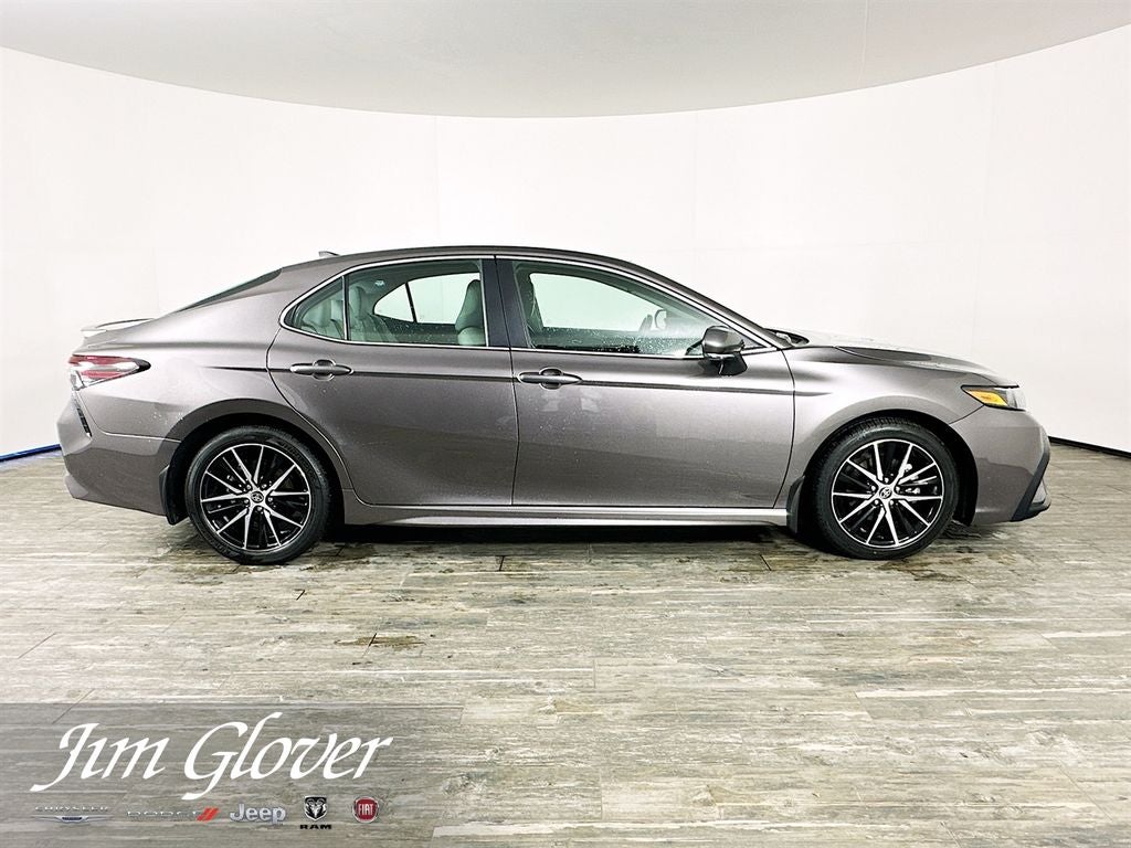 2024 Toyota Camry Hybrid SE