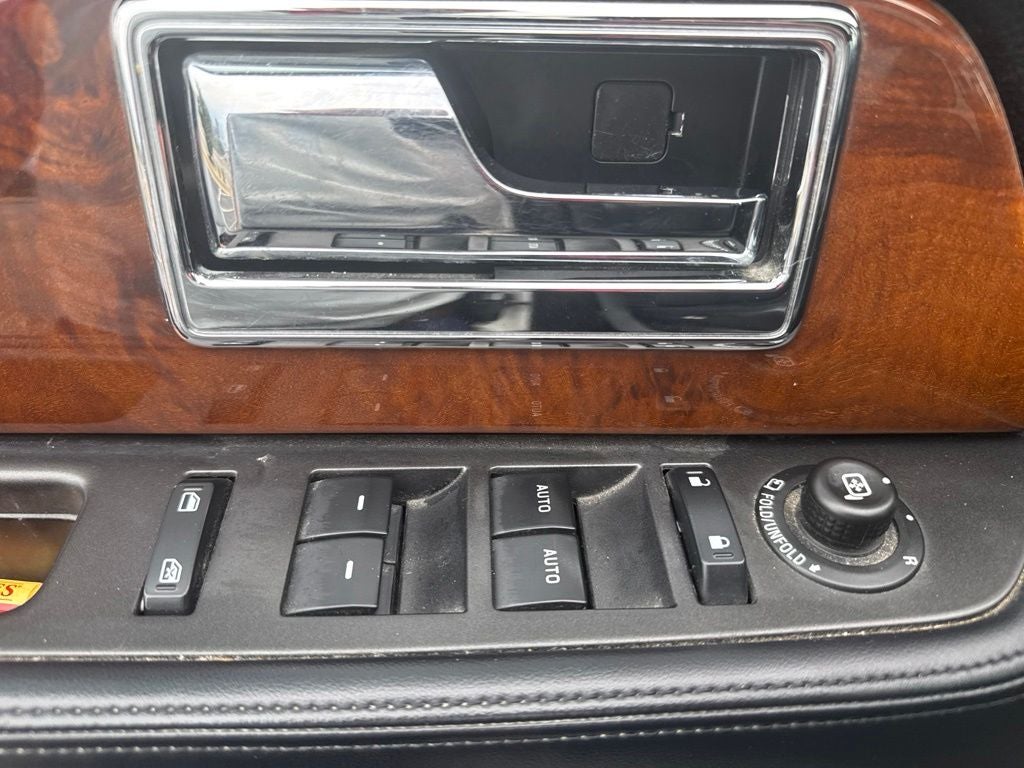 2015 Lincoln Navigator Base
