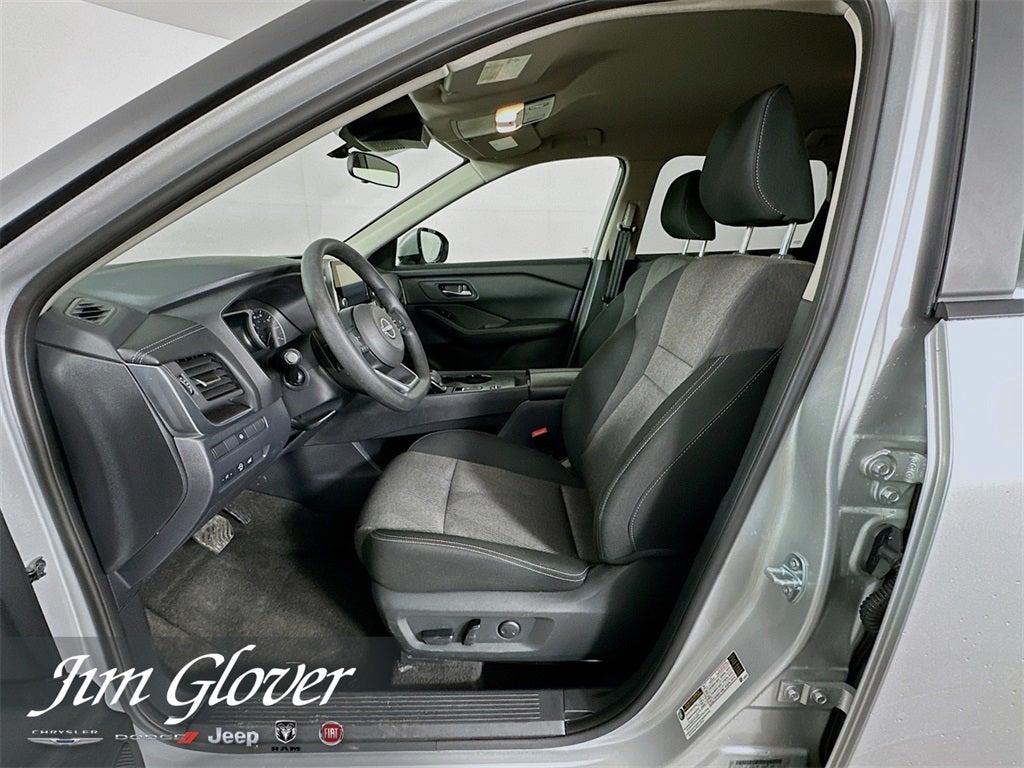 2024 Nissan Rogue SV FWD