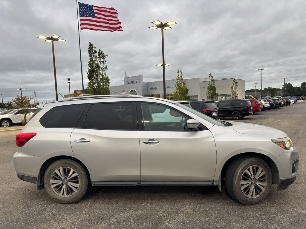 2017 Nissan Pathfinder SL