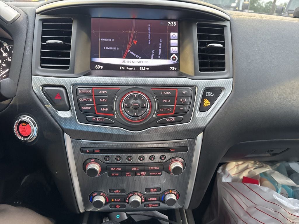 2017 Nissan Pathfinder SL