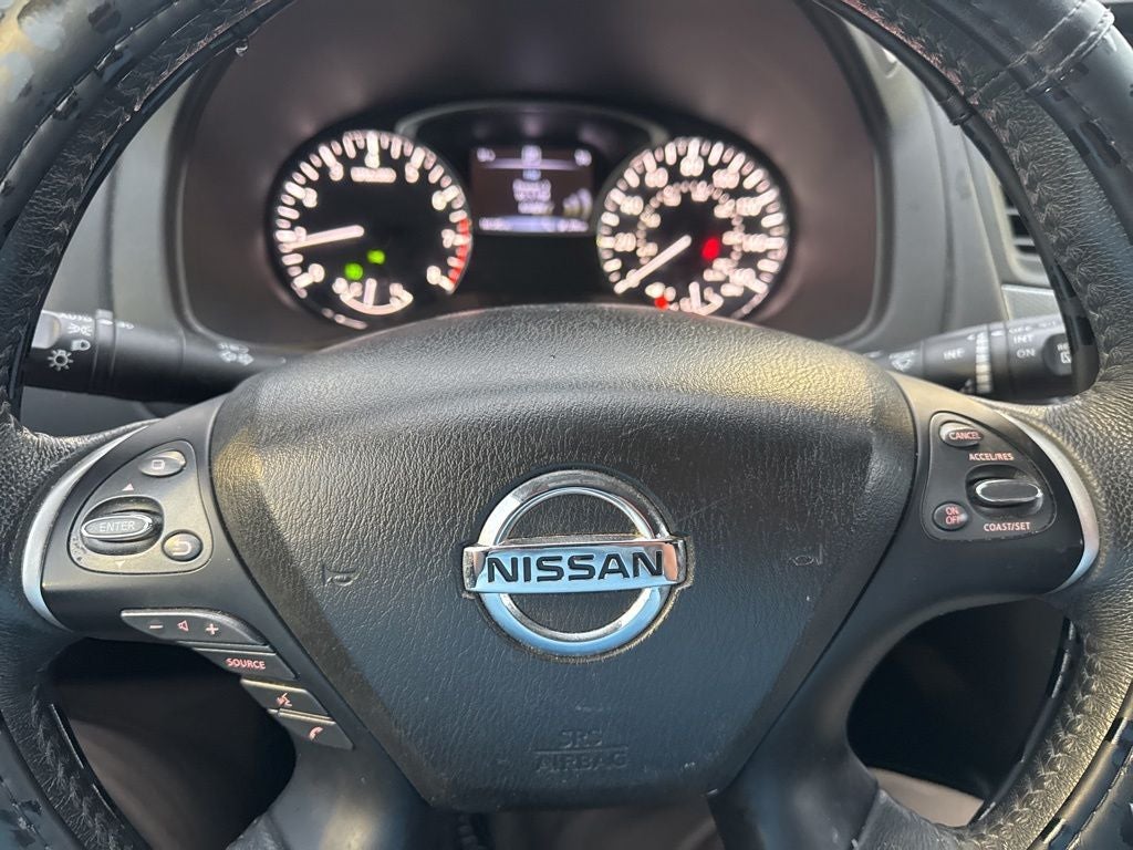 2017 Nissan Pathfinder SL