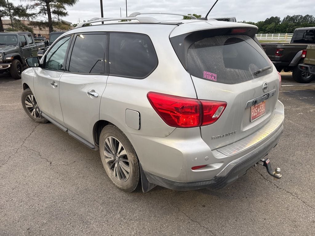 2017 Nissan Pathfinder SL