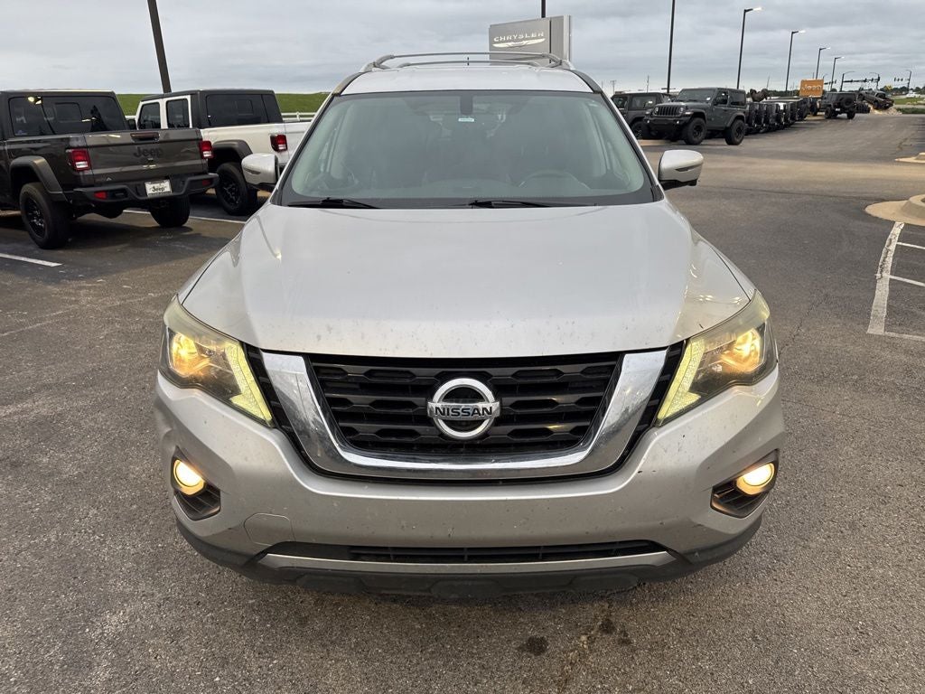 2017 Nissan Pathfinder SL