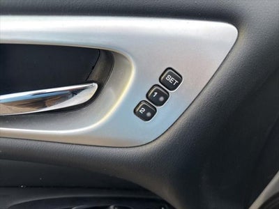 2017 Nissan Pathfinder SL