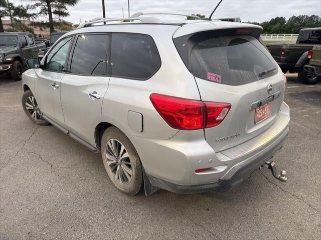 2017 Nissan Pathfinder SL
