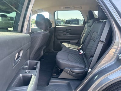 2024 Nissan Pathfinder SV FWD