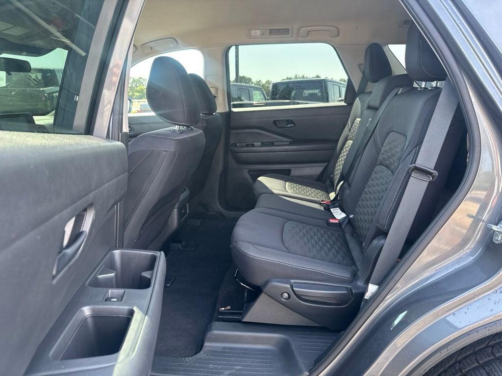 2024 Nissan Pathfinder SV FWD
