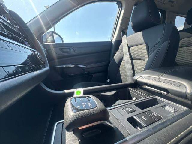 2024 Nissan Pathfinder SV FWD