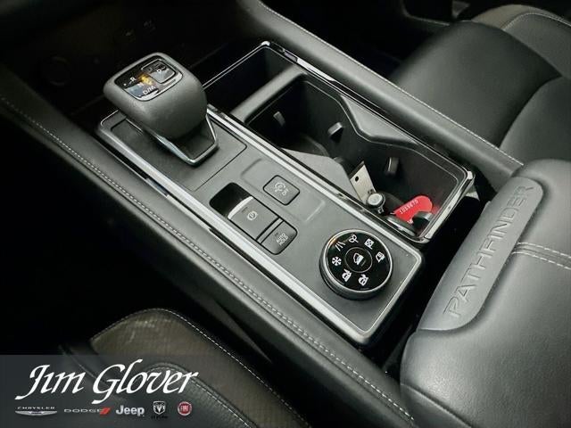 2024 Nissan Pathfinder SL 4WD