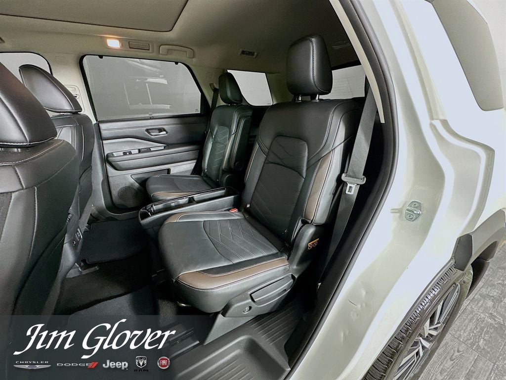 2024 Nissan Pathfinder Platinum FWD