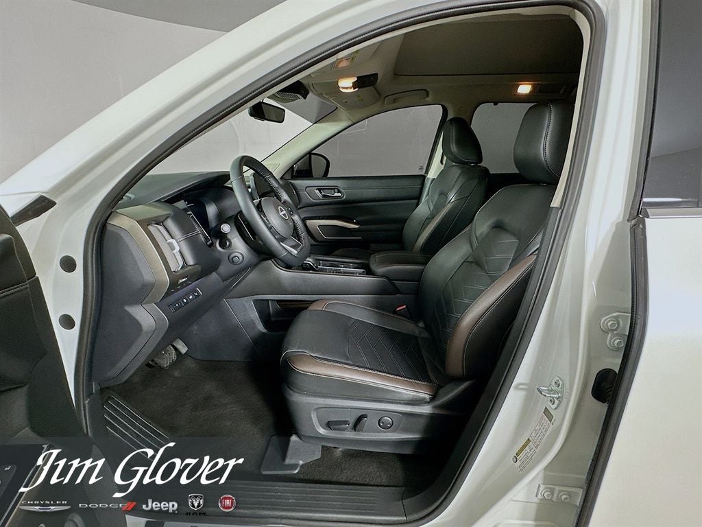 2024 Nissan Pathfinder Platinum FWD