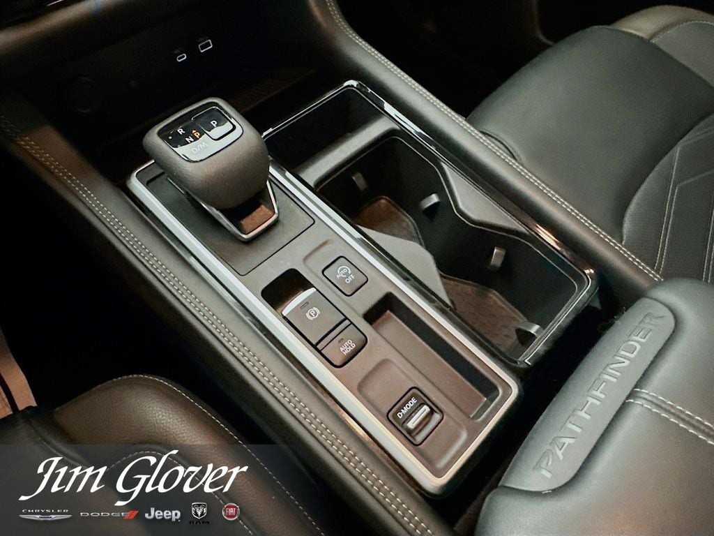 2024 Nissan Pathfinder Platinum FWD