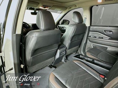 2024 Nissan Pathfinder Platinum FWD
