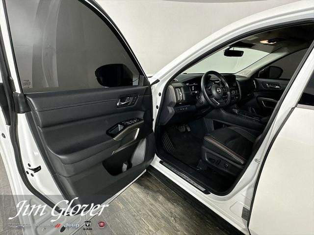 2024 Nissan Pathfinder Platinum FWD