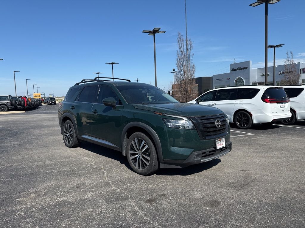 2023 Nissan Pathfinder Platinum FWD