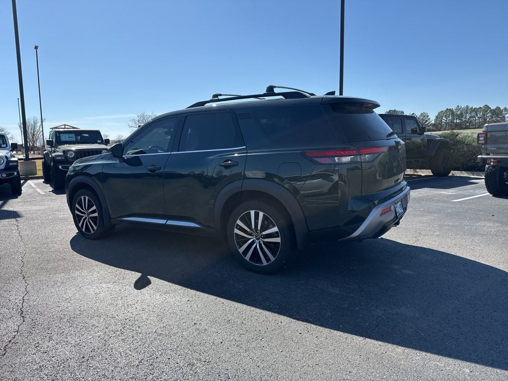 2023 Nissan Pathfinder Platinum FWD