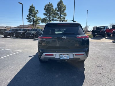 2023 Nissan Pathfinder Platinum FWD