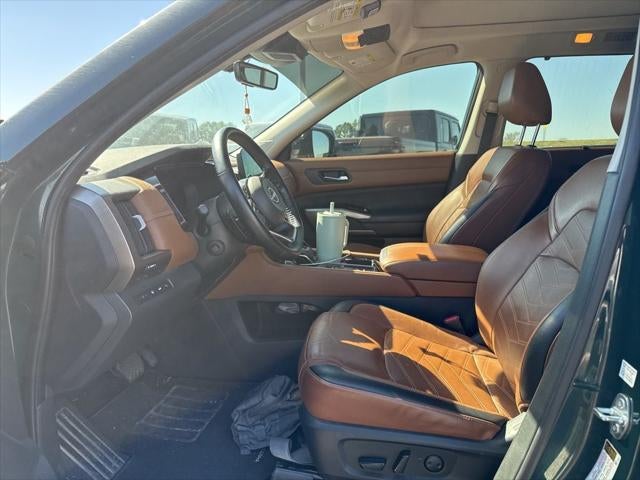 2023 Nissan Pathfinder Platinum FWD