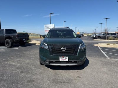 2023 Nissan Pathfinder Platinum FWD