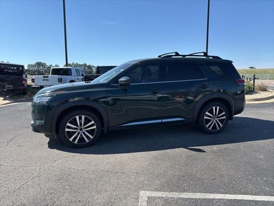 2023 Nissan Pathfinder Platinum FWD