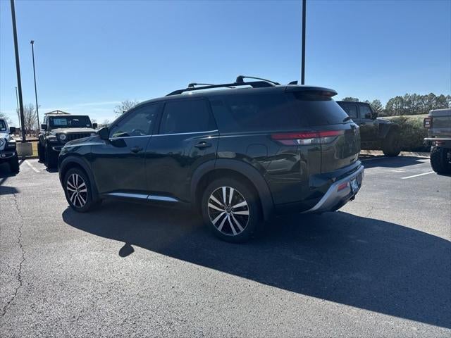 2023 Nissan Pathfinder Platinum FWD