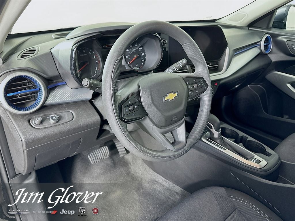 2025 Chevrolet Trax FWD LS