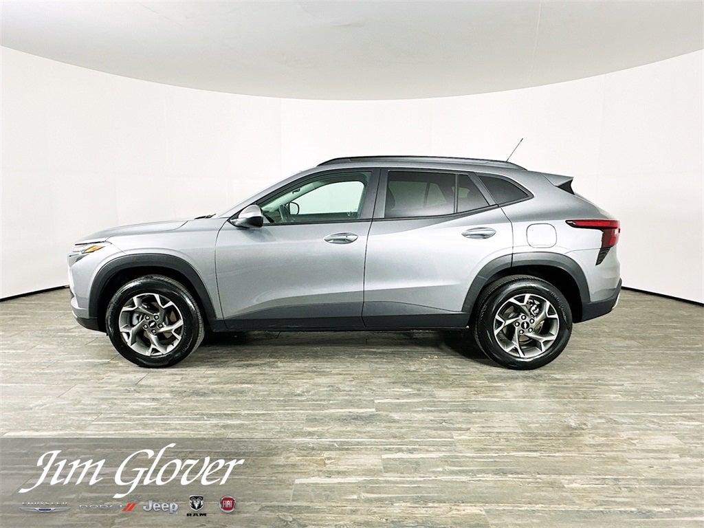 2025 Chevrolet Trax FWD LT