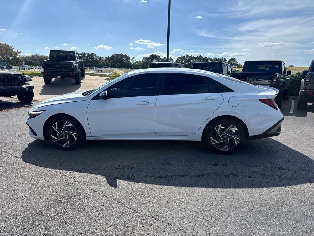 2025 Hyundai Elantra SEL Sport