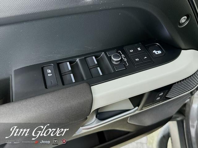 2023 Land Rover Defender 110 110 SE