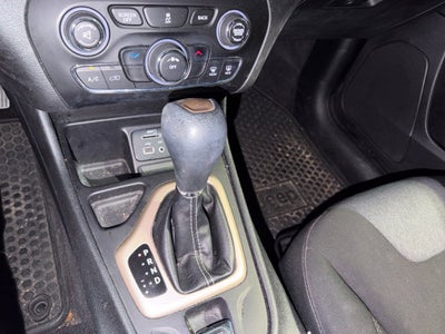 2018 Jeep Cherokee Latitude Tech Connect