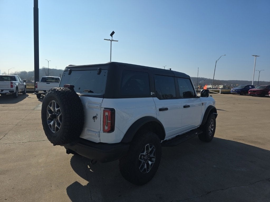 2023 Ford Bronco Base