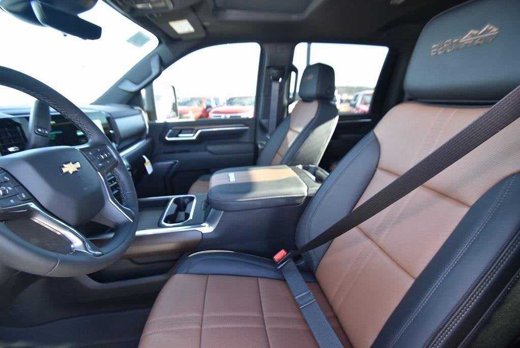 2026 Chevrolet Silverado 3500 HD High Country DRW