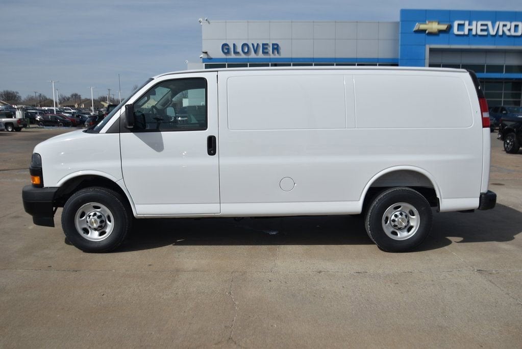 2026 Chevrolet Express Cargo 1WT