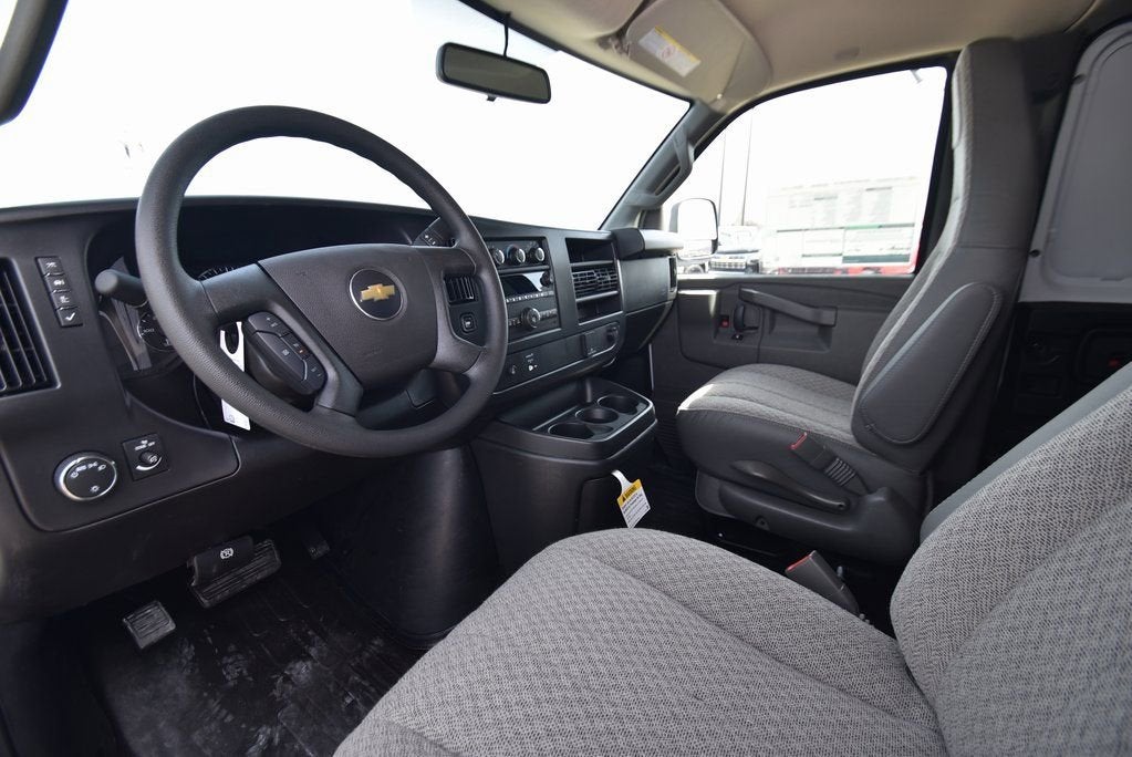 2026 Chevrolet Express Cargo 1WT
