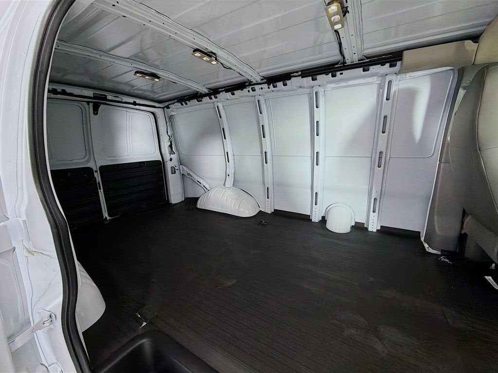 2026 Chevrolet Express Cargo 1WT