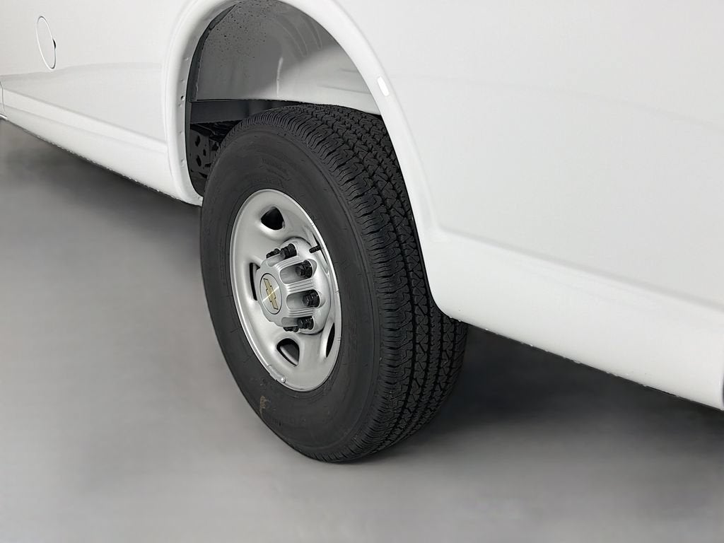 2026 Chevrolet Express Cargo 1WT