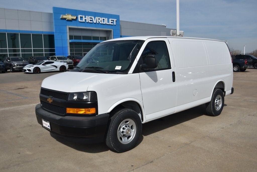 2026 Chevrolet Express Cargo 1WT