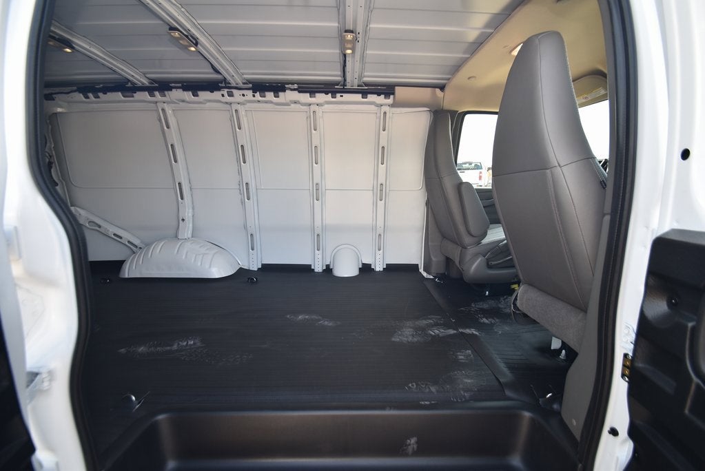 2026 Chevrolet Express Cargo 1WT