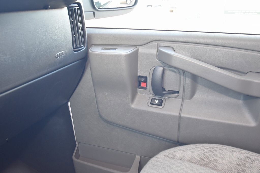 2026 Chevrolet Express Cargo 1WT