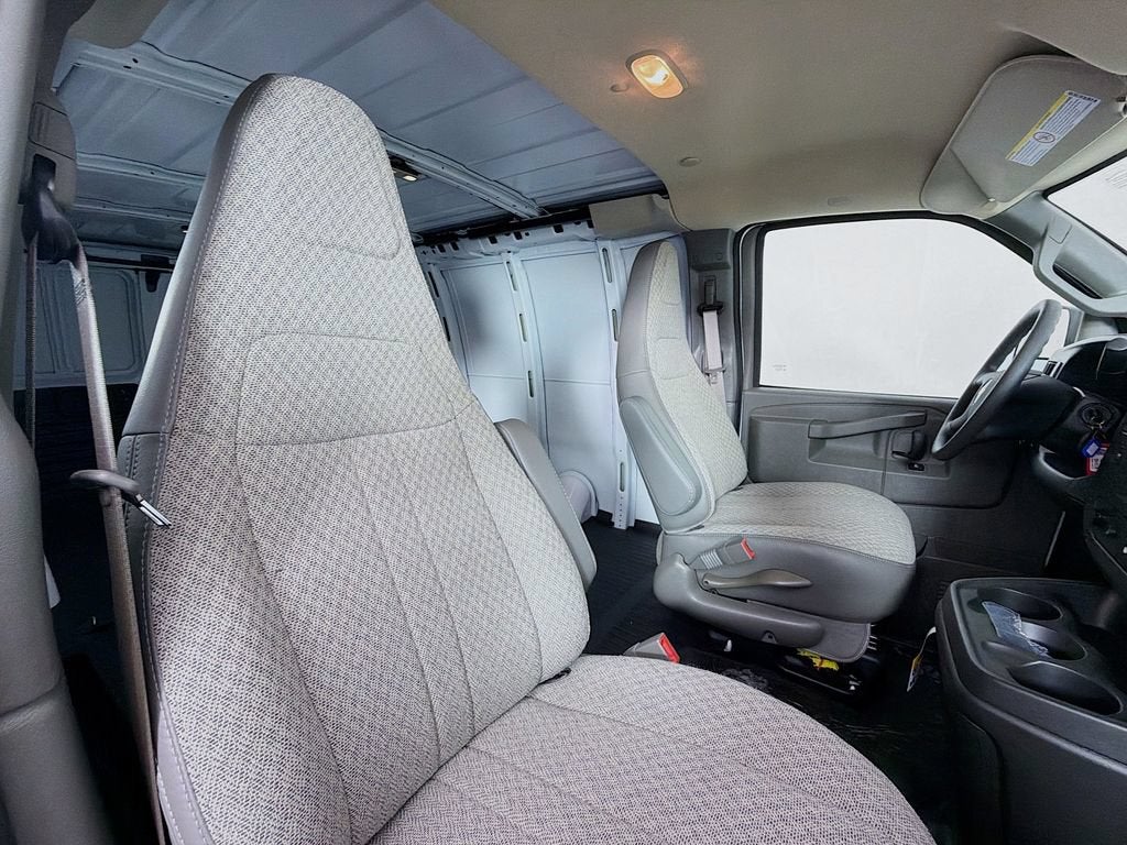 2026 Chevrolet Express Cargo 1WT