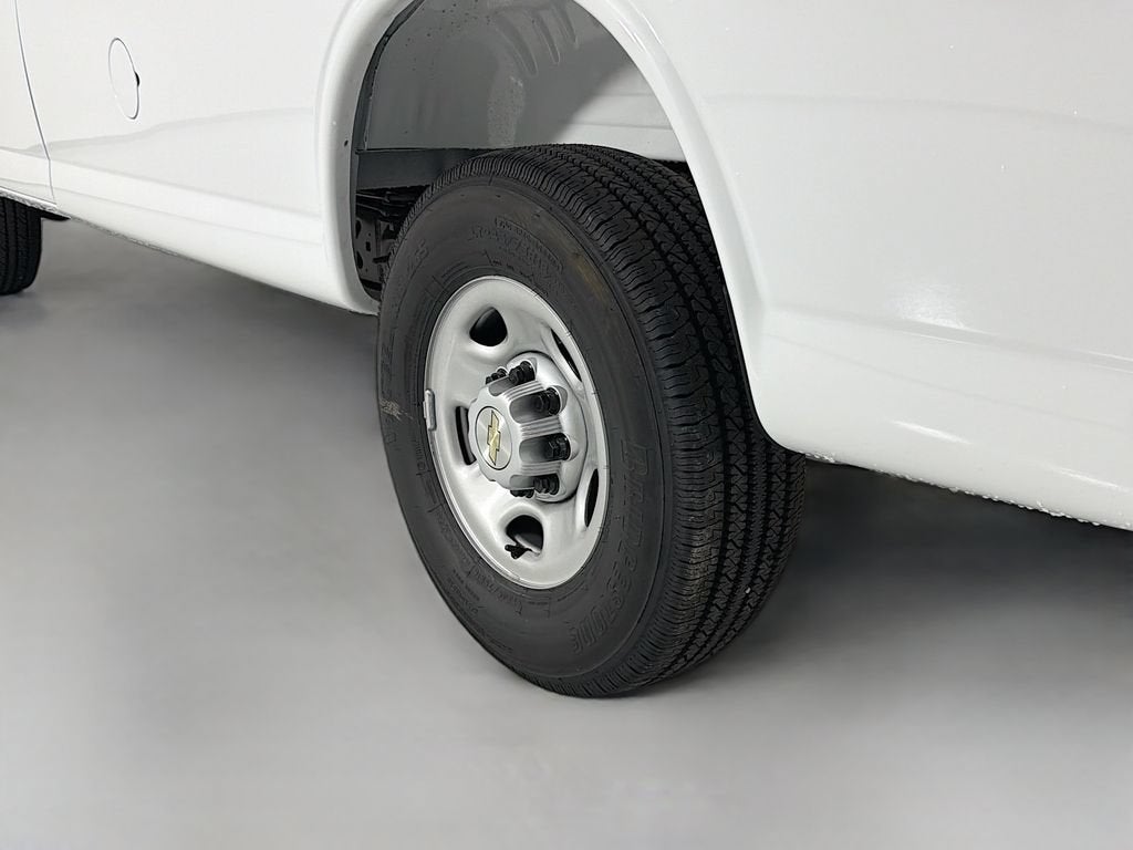 2026 Chevrolet Express Cargo 1WT