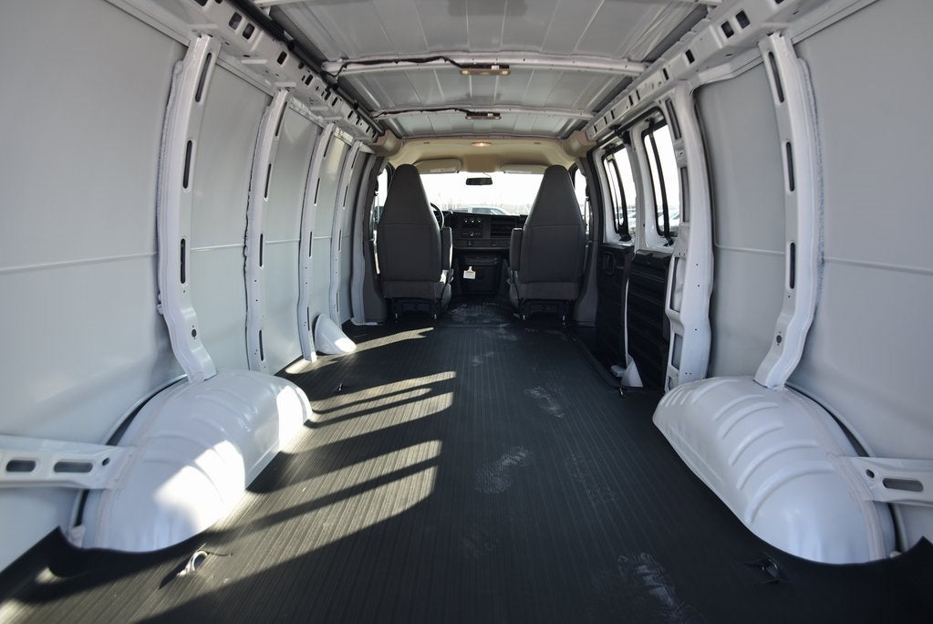 2026 Chevrolet Express Cargo 1WT