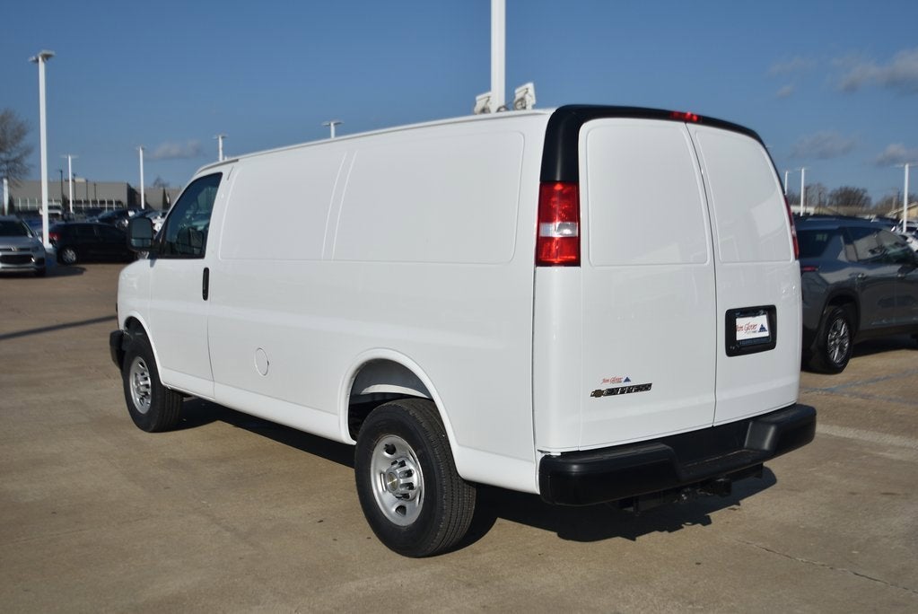 2026 Chevrolet Express Cargo 1WT