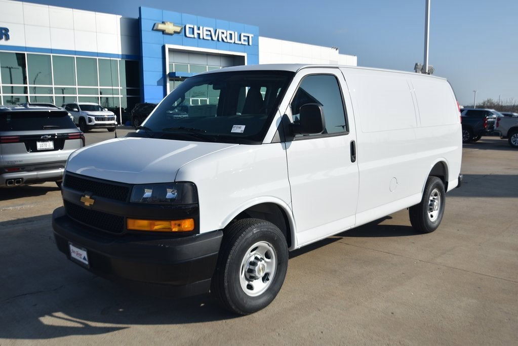 2026 Chevrolet Express Cargo 1WT