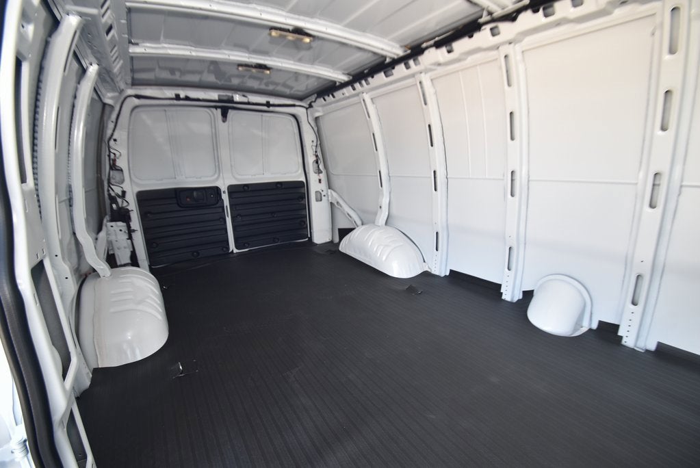 2026 Chevrolet Express Cargo 1WT