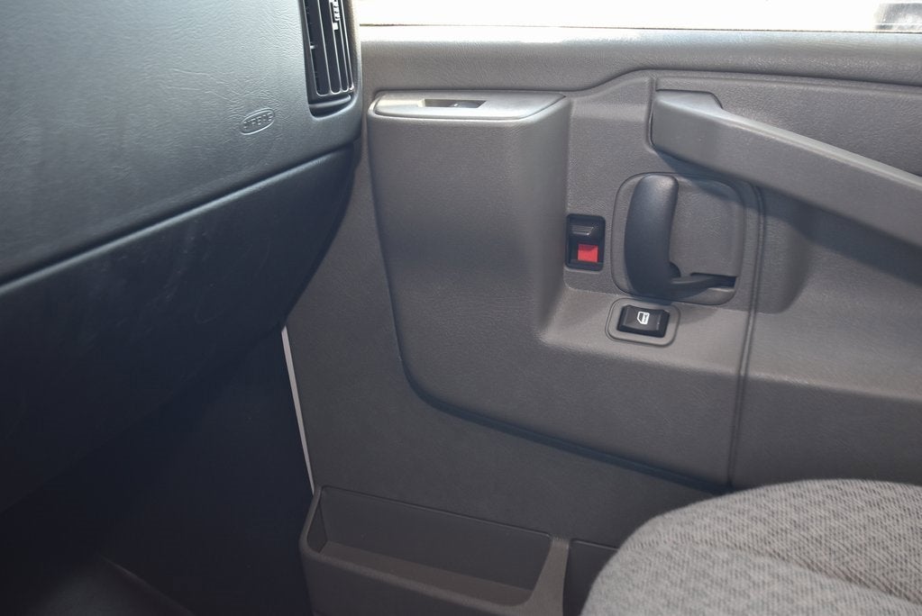 2026 Chevrolet Express Cargo 1WT