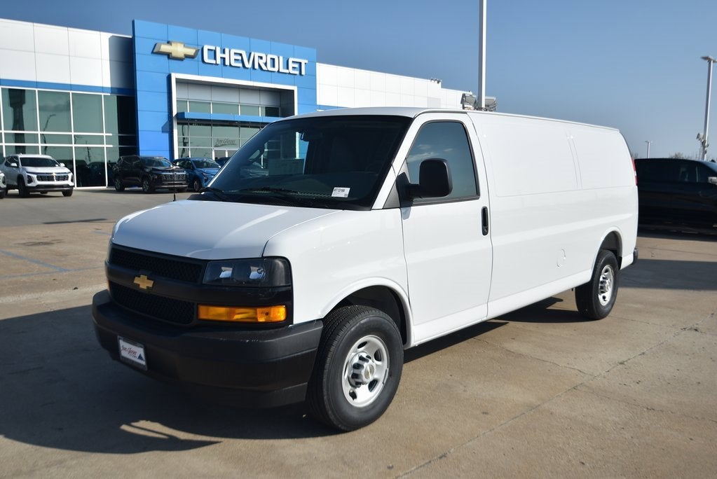2026 Chevrolet Express Cargo 1WT